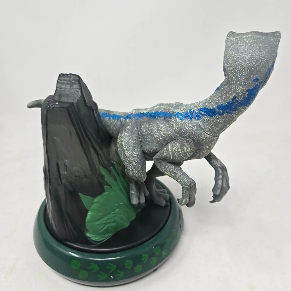 Jurassic World Blue Velociraptor Dinosaur Electronic Night Light Figure‎
